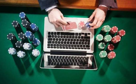 Cơ hội hốt bạc với Poker online tại cổng game nhà cái Oppa888.club